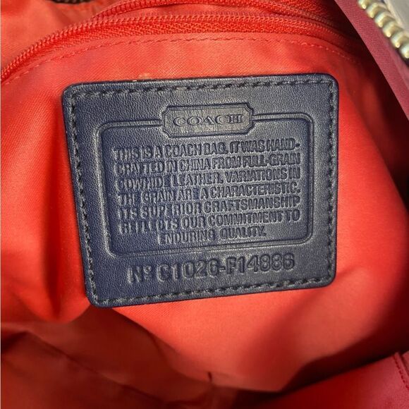 COACH Y2K Era Laura Hobo Style Cream Leather and Navy Patent Trim Handbag - Picture 5 of 16